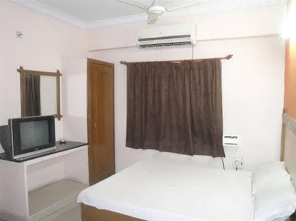 Oyo Hotel Lakshmi Paradise Visakhapatnam Extérieur photo